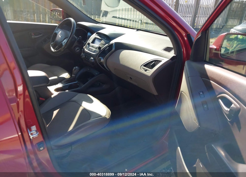 2015 HYUNDAI TUCSON SE VIN: KM8JUCAG0FU111960