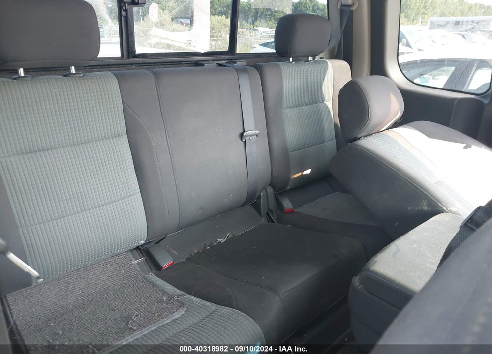 2005 NISSAN TITAN SE VIN: 1N6AA06A65N563630