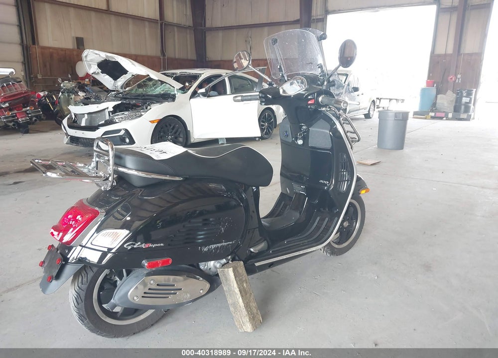 2018 VESPA GTS 300 SUPER VIN: ZAPMA39LXJ5200707