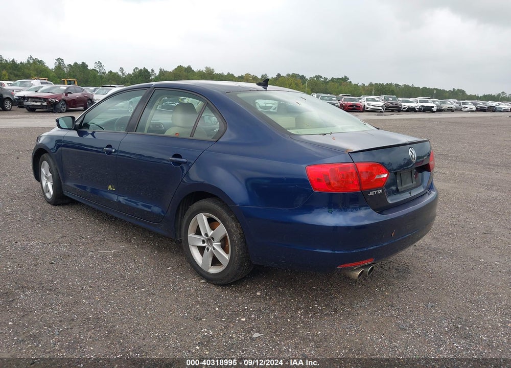 2011 VOLKSWAGEN JETTA 2.0L TDI VIN: 3VWLL7AJ1BM110363