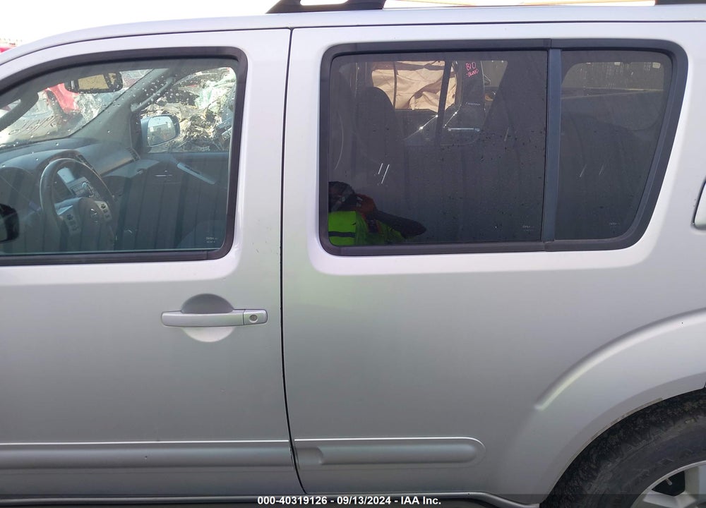 2011 NISSAN PATHFINDER SV VIN: 5N1AR1NN1BC627176