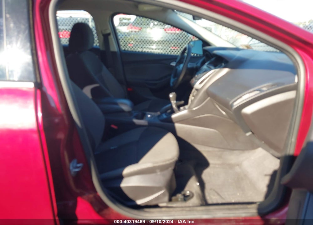 2014 FORD FOCUS SE VIN: 1FADP3K28EL146848