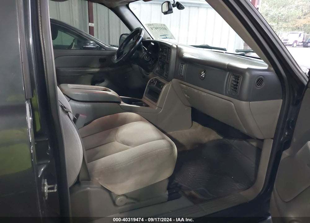 2005 GMC YUKON SLE VIN: 1GKEK13T35R202169