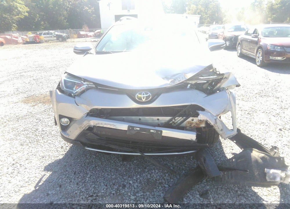 2018 TOYOTA RAV4 XLE VIN: JTMRFREV0JJ202931