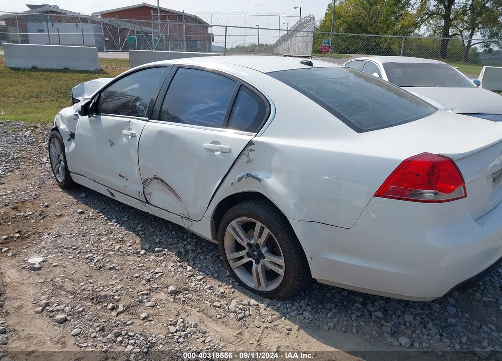 2009 PONTIAC G8 VIN: 6G2ER57749L188925