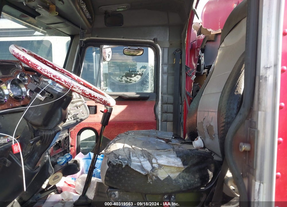 2004 PETERBILT 379 VIN: 1XP5DB9X04D819870