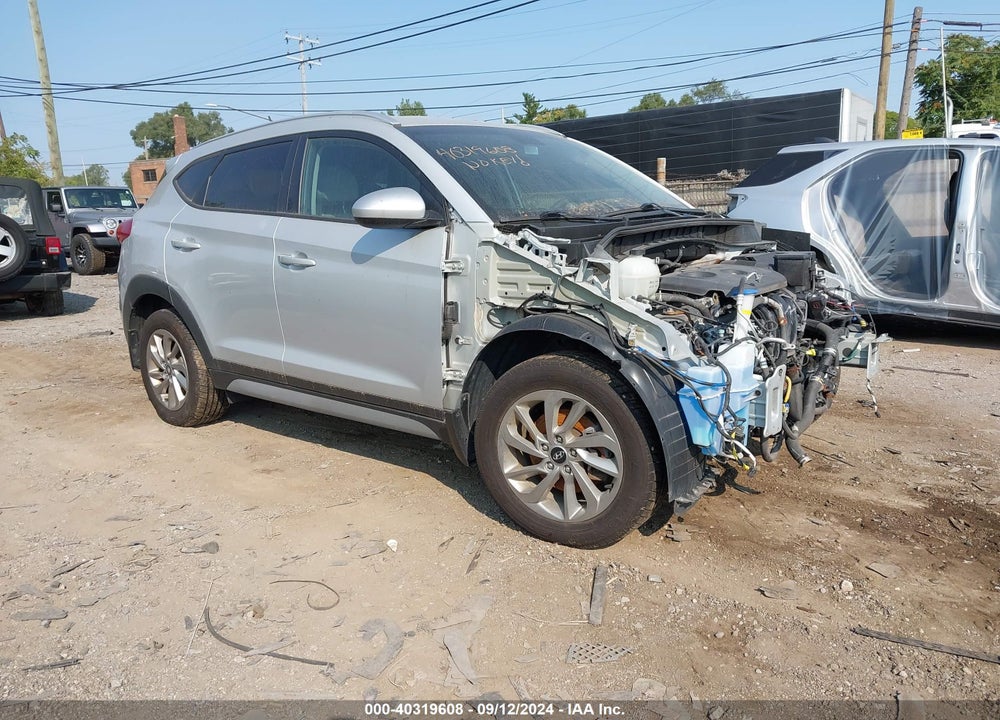 2017 HYUNDAI TUCSON SE VIN: KM8J3CA45HU556660