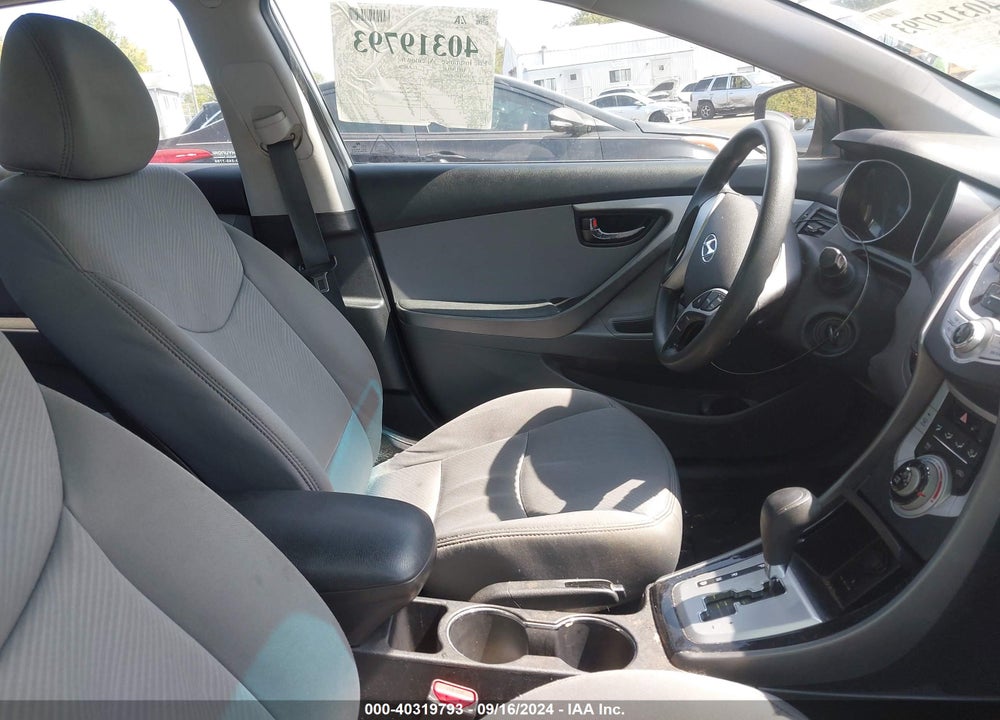 2012 HYUNDAI ELANTRA VIN: 5NPDH4AE5CH076753