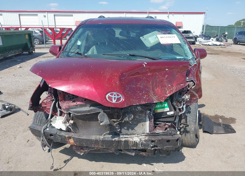 2015 TOYOTA SIENNA XLE 8 PASSENGER VIN: 5TDYK3DC1FS542071