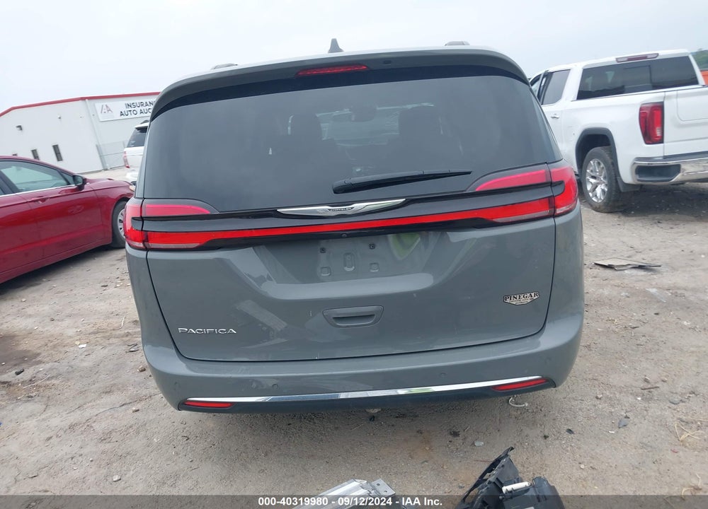 2022 CHRYSLER PACIFICA TOURING L VIN: 2C4RC1BG5NR133171