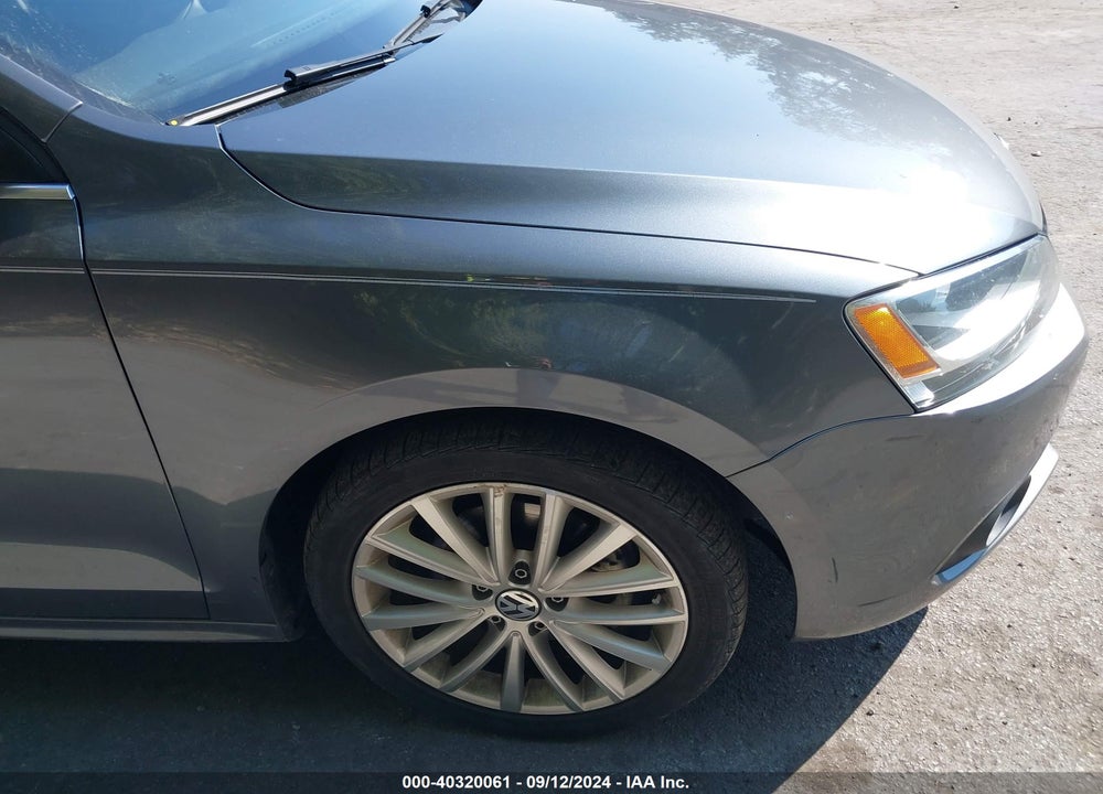 2012 VOLKSWAGEN JETTA 2.5L SEL VIN: 3VWLP7AJ4CM006813