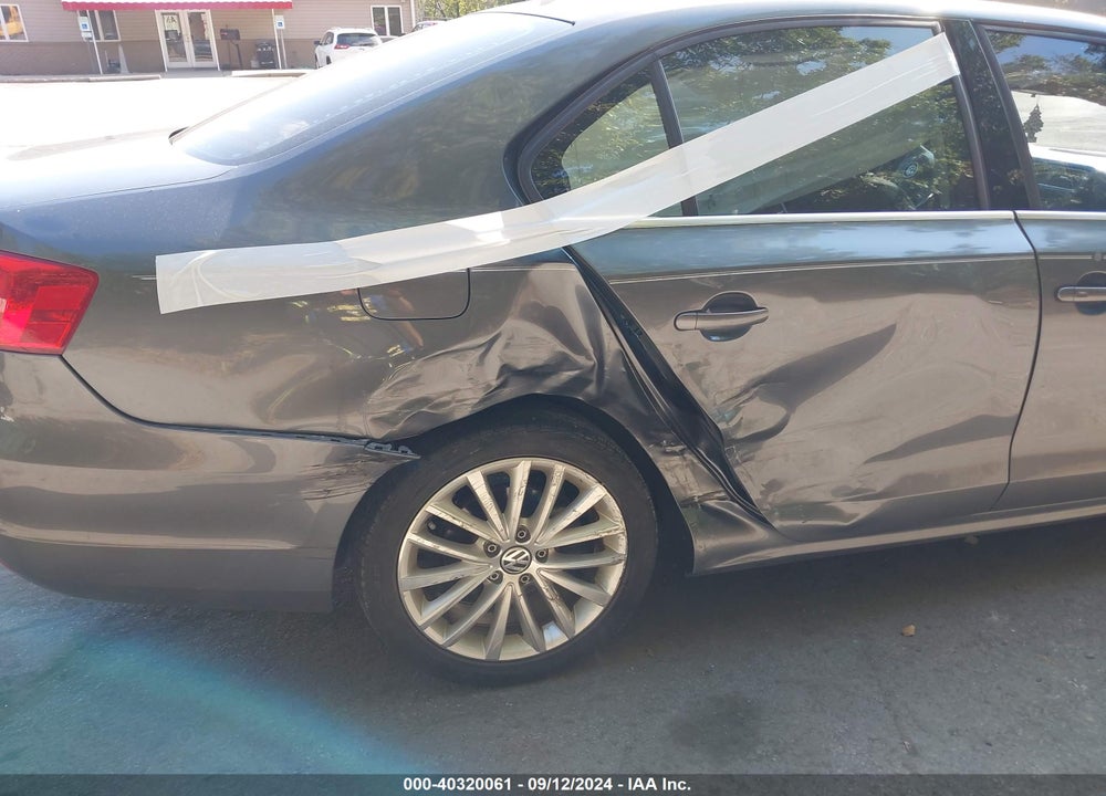 2012 VOLKSWAGEN JETTA 2.5L SEL VIN: 3VWLP7AJ4CM006813