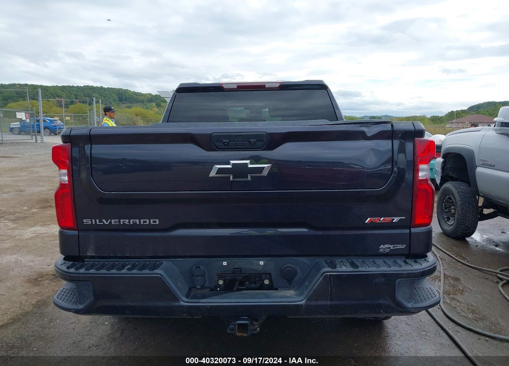 2022 CHEVROLET SILVERADO 1500 4WD SHORT BED RST VIN: 3GCUDEED5NG614883