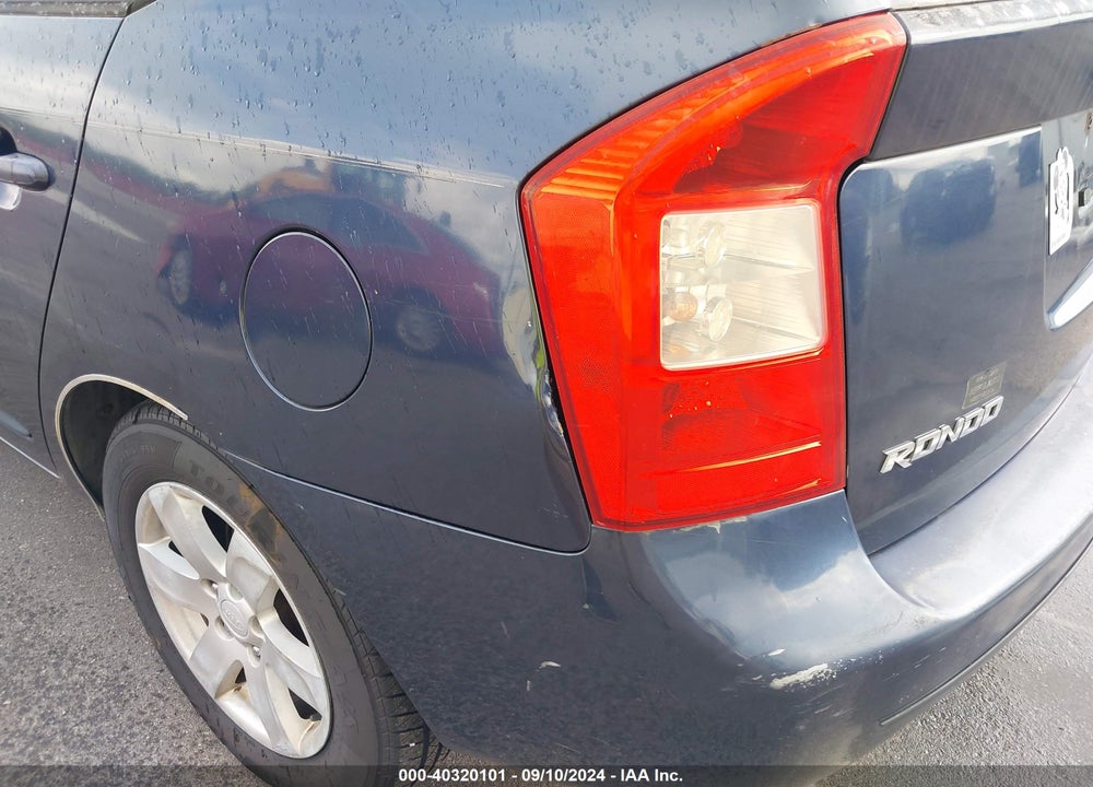 2007 KIA RONDO LX V6 VIN: KNAFG526477084794