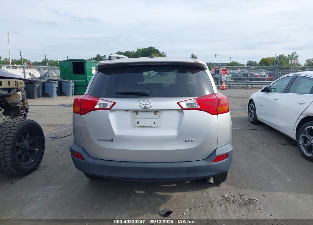 2015 TOYOTA RAV4 XLE VIN: 2T3WFREV9FW133216