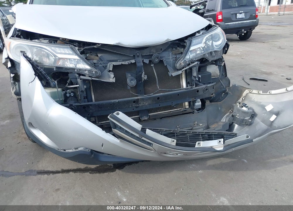 2015 TOYOTA RAV4 XLE VIN: 2T3WFREV9FW133216