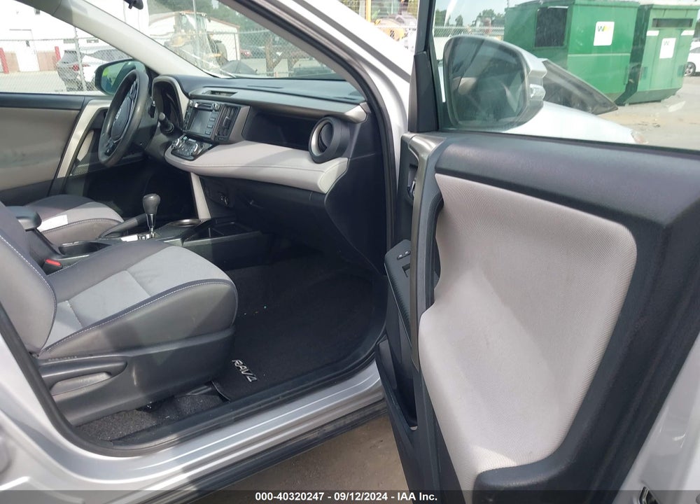 2015 TOYOTA RAV4 XLE VIN: 2T3WFREV9FW133216