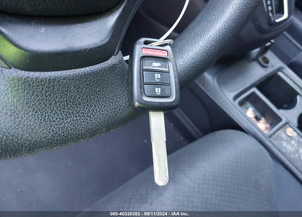 2015 HONDA CR-V LX VIN: 2HKRM4H33FH638840