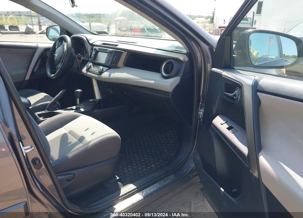 2014 TOYOTA RAV4 XLE VIN: 2T3WFREV2EW114991