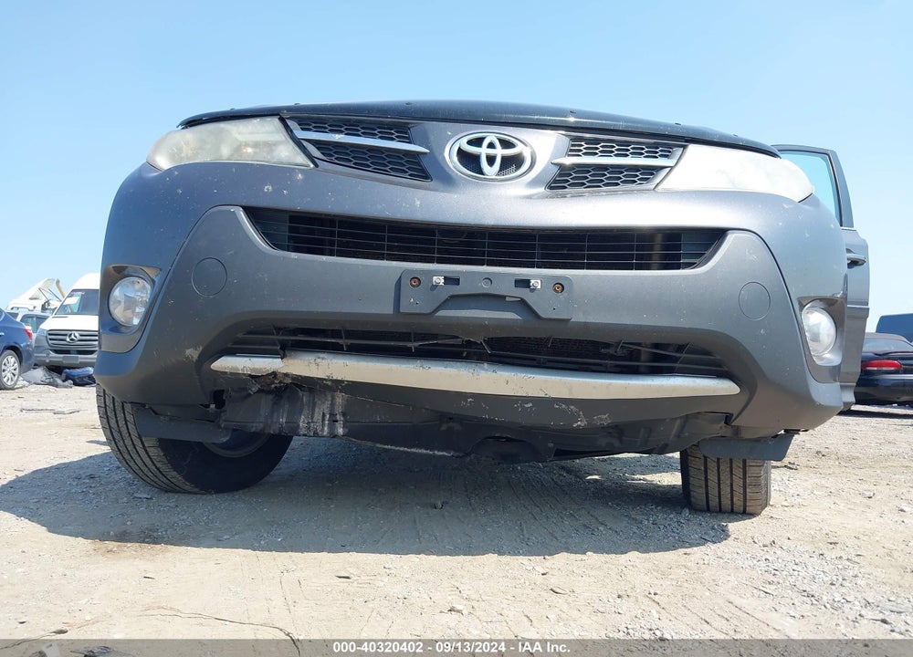 2014 TOYOTA RAV4 XLE VIN: 2T3WFREV2EW114991