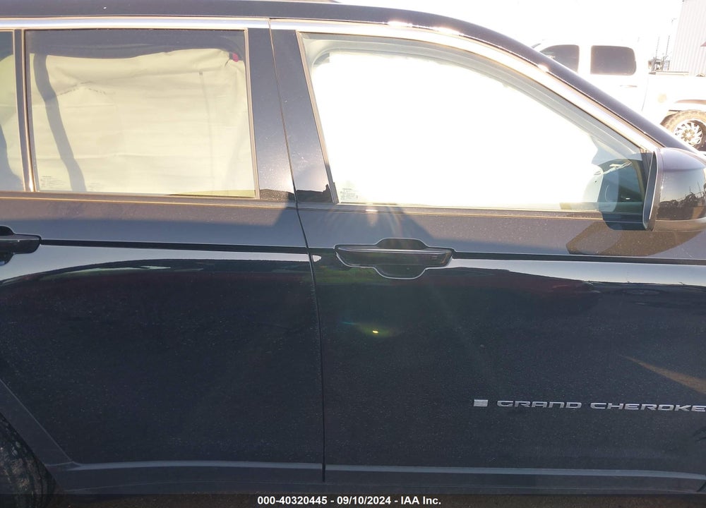 2023 JEEP GRAND CHEROKEE LAREDO 4X2 VIN: 1C4RJGAG8PC596217