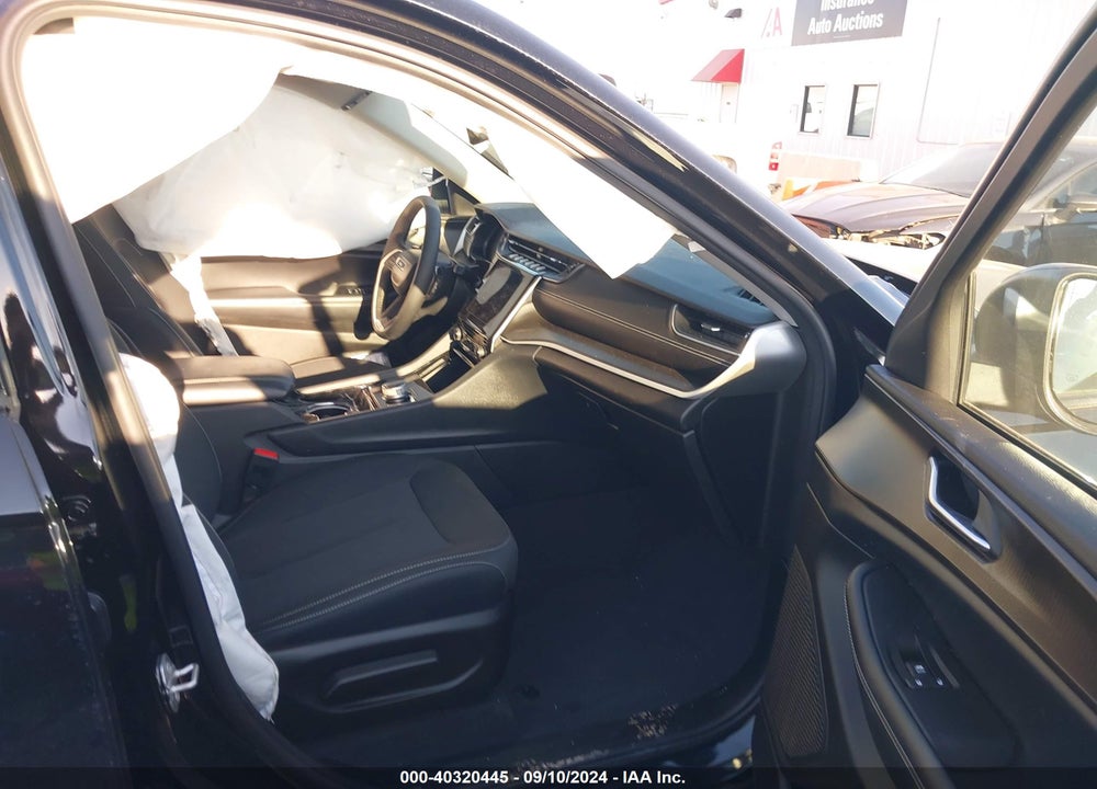 2023 JEEP GRAND CHEROKEE LAREDO 4X2 VIN: 1C4RJGAG8PC596217