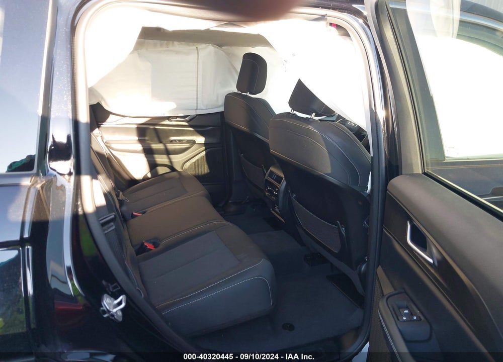 2023 JEEP GRAND CHEROKEE LAREDO 4X2 VIN: 1C4RJGAG8PC596217