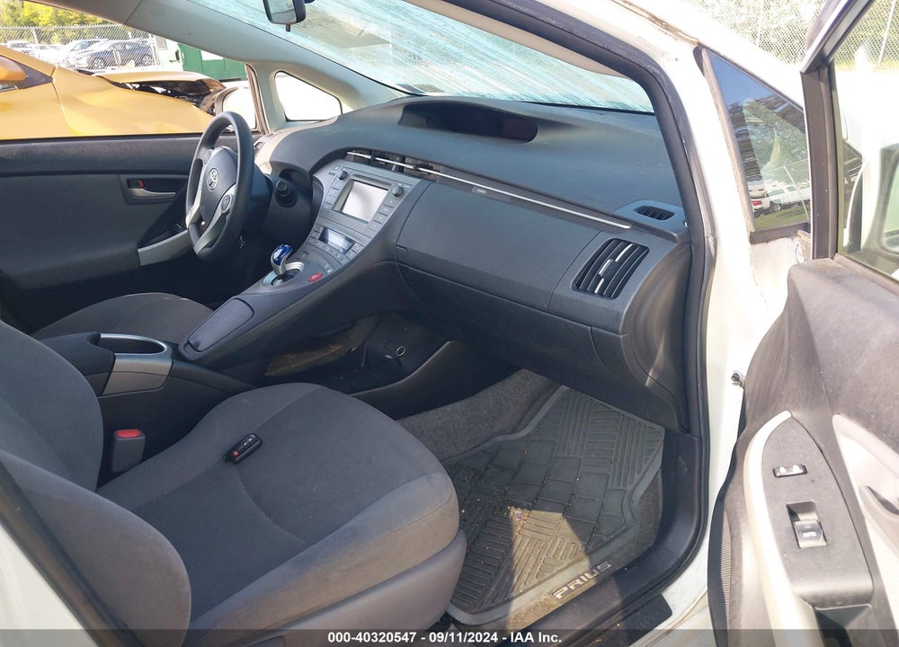 2014 TOYOTA PRIUS ONE VIN: JTDKN3DU2E1818047