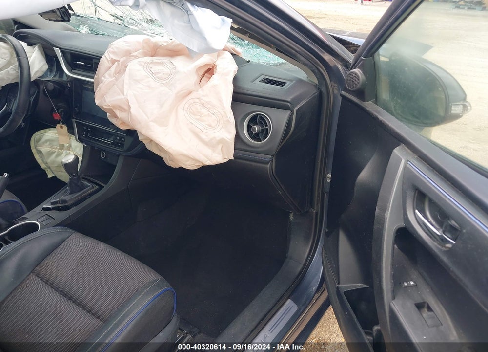 2018 TOYOTA COROLLA SE VIN: 5YFBURHE2JP795318