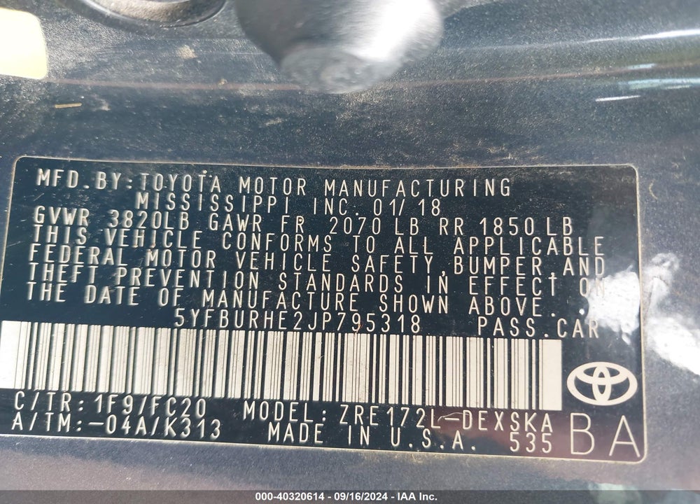 2018 TOYOTA COROLLA SE VIN: 5YFBURHE2JP795318