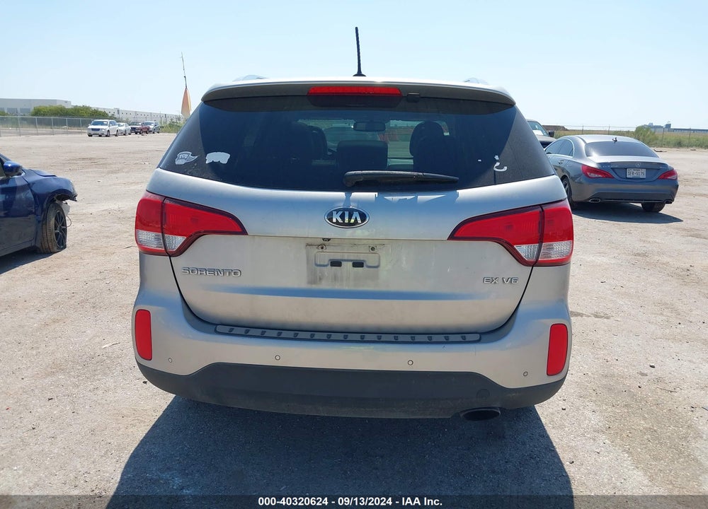 2015 KIA SORENTO VIN: 5XYKU4A79FG623295