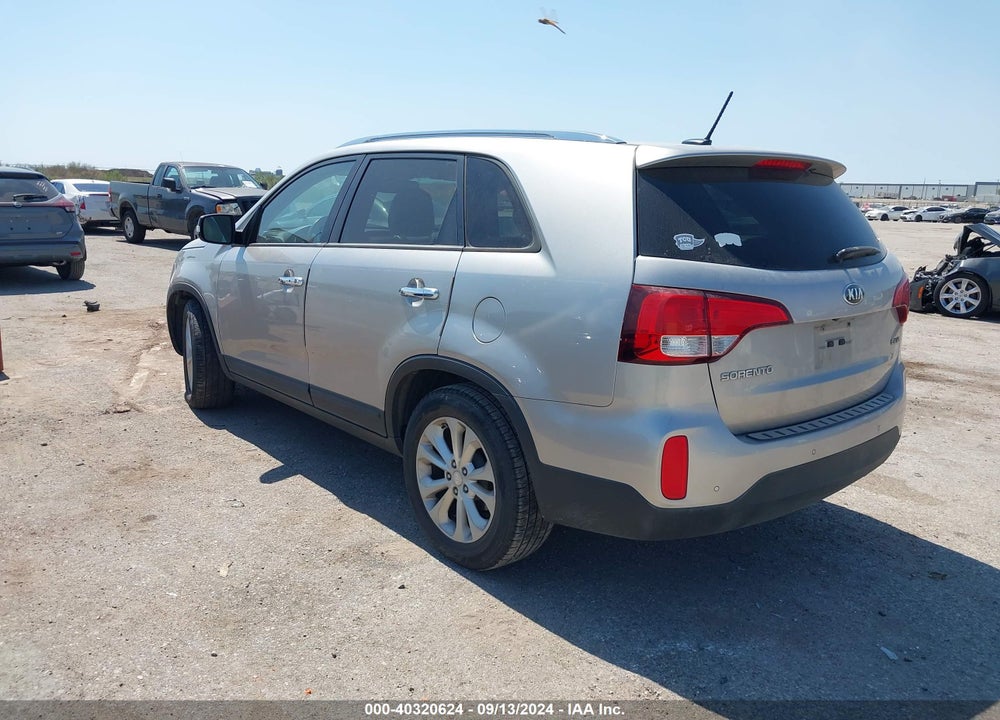 2015 KIA SORENTO VIN: 5XYKU4A79FG623295