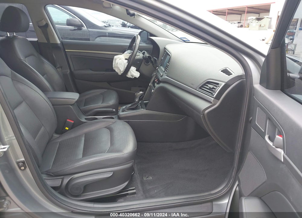 2017 HYUNDAI ELANTRA LIMITED VIN: KMHD84LF8HU318076