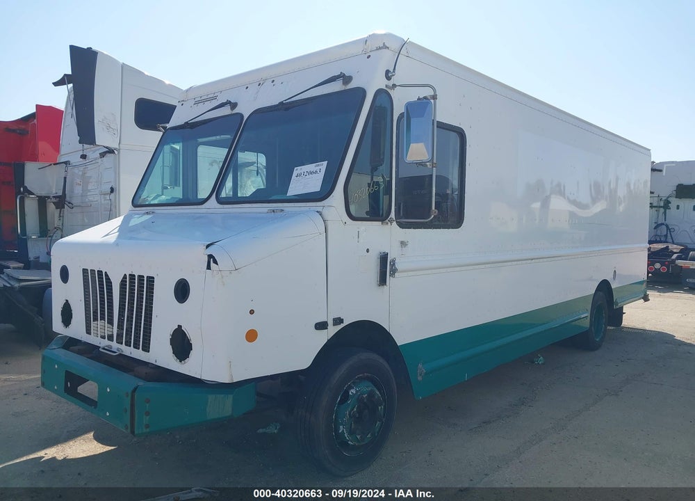 2011 WORKHORSE CUSTOM CHASSIS COMMERCIAL CHASSIS W62 VIN: 5B4LFG2E0B3443575