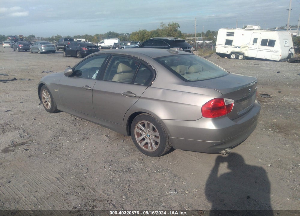 2007 BMW 328I VIN: WBAVA33537KX81412