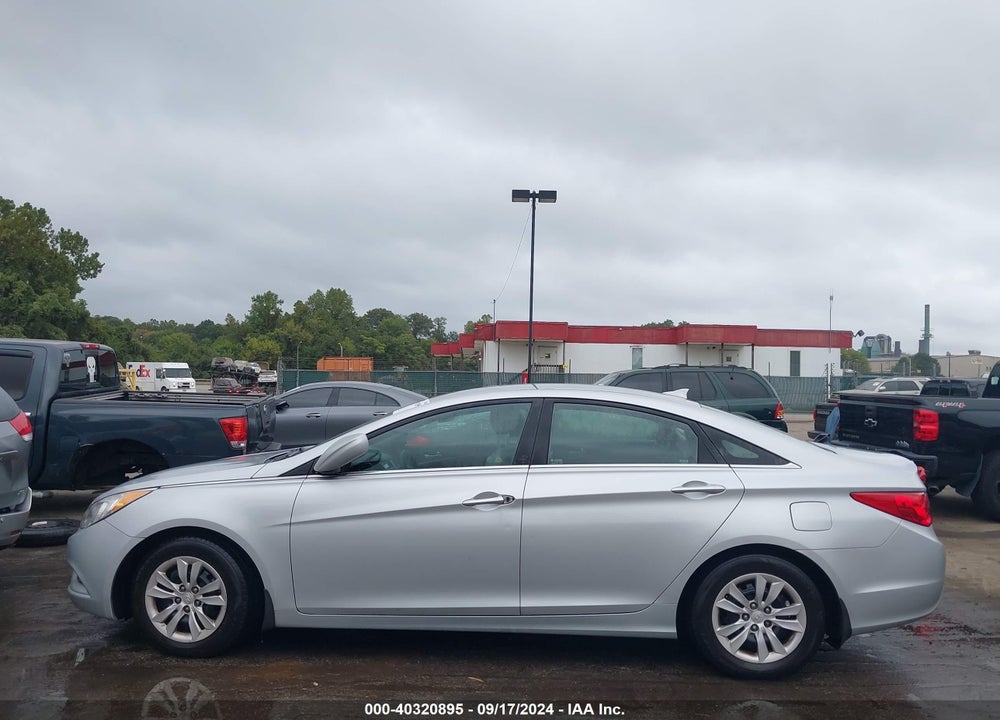 2013 HYUNDAI SONATA GLS VIN: 5NPEB4AC6DH527758