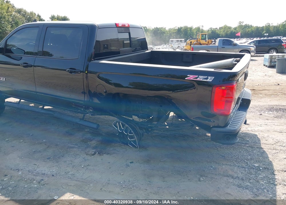 2018 CHEVROLET SILVERADO 1500 2LZ VIN: 3GCUKSEC3JG300929