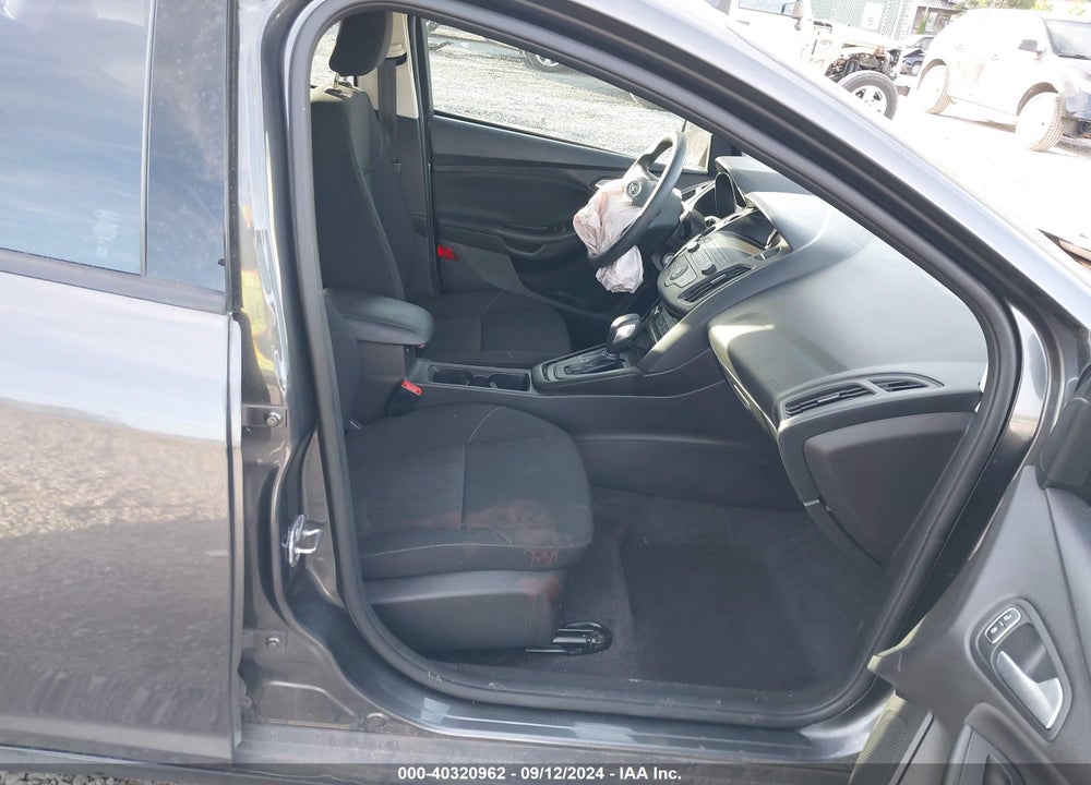 2018 FORD FOCUS SE VIN: 1FADP3K21JL309009
