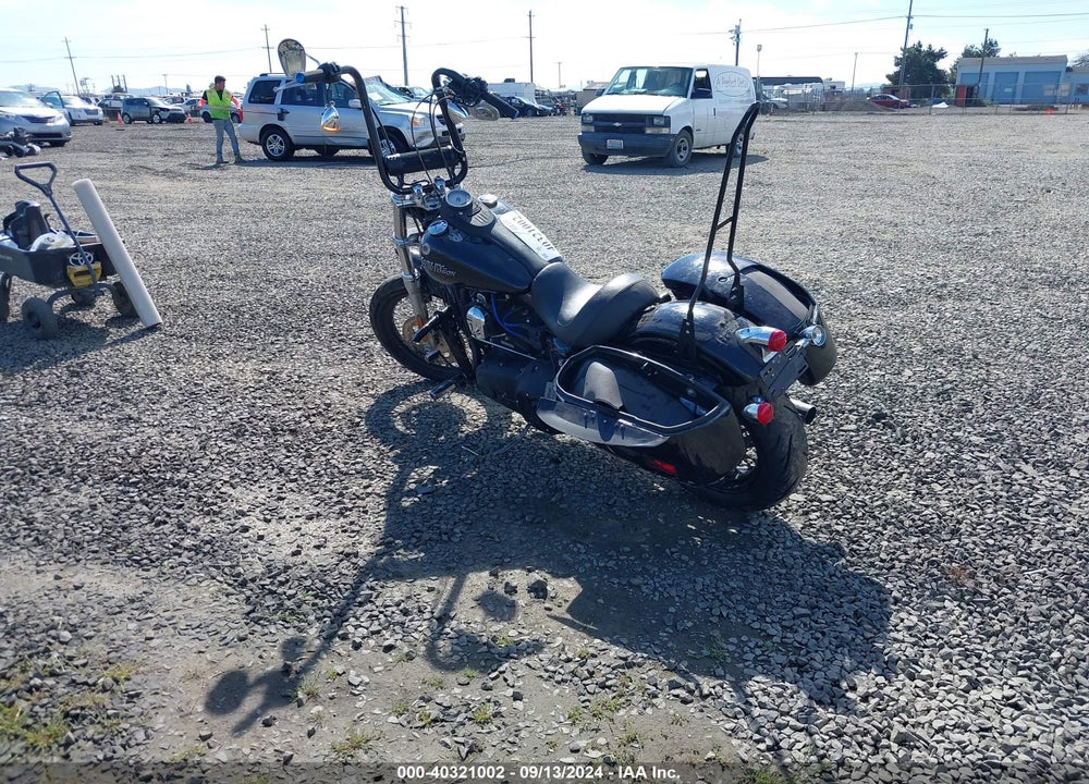 2011 HARLEY-DAVIDSON FXDB VIN: 1HD1GX413BC307237