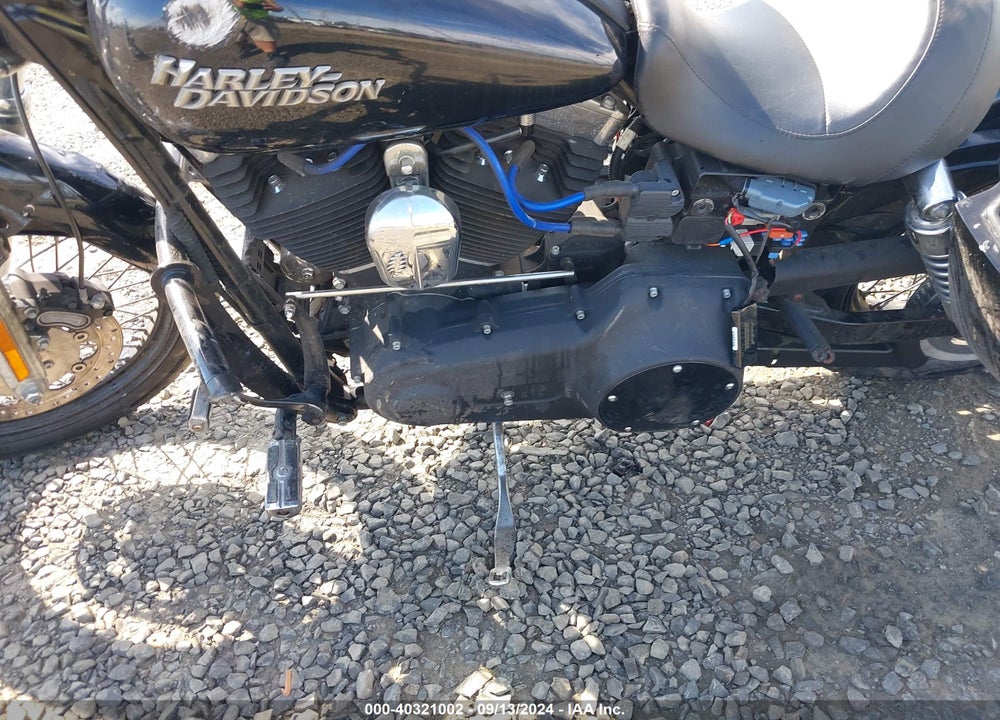2011 HARLEY-DAVIDSON FXDB VIN: 1HD1GX413BC307237