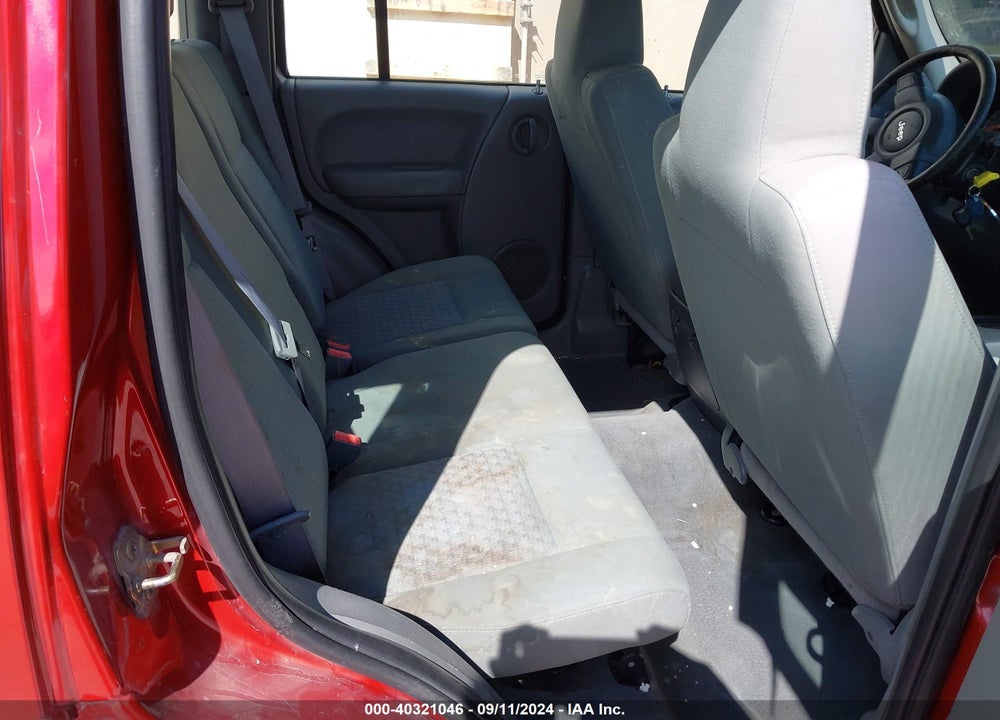 2005 JEEP LIBERTY SPORT VIN: 1J4GK48K35W648324