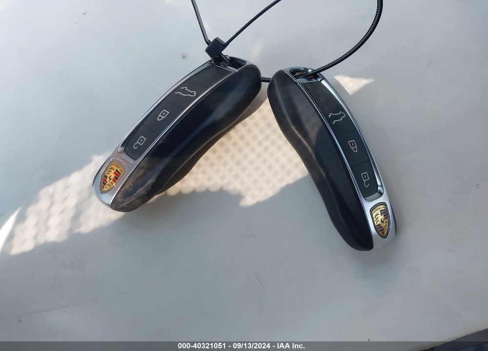 2022 PORSCHE CAYENNE PLATINUM EDITION VIN: WP1AA2AY5NDA02939