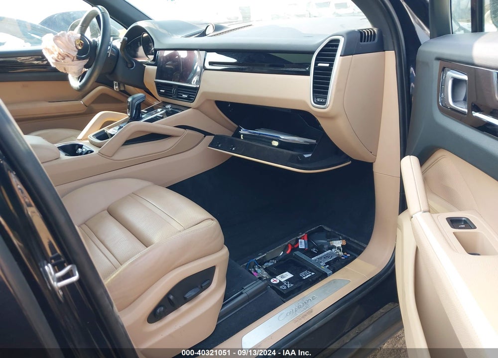 2022 PORSCHE CAYENNE PLATINUM EDITION VIN: WP1AA2AY5NDA02939