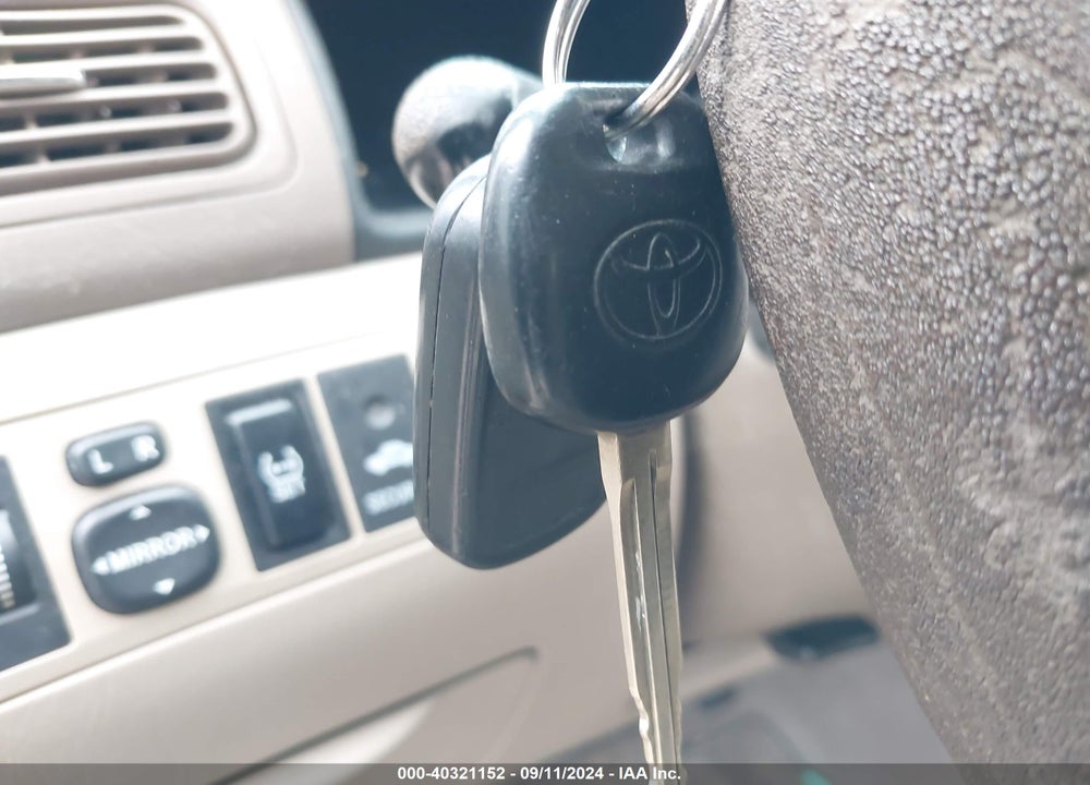 2008 TOYOTA COROLLA LE VIN: 1NXBR32EX8Z001679