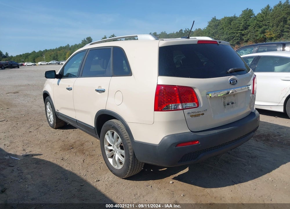 2011 KIA SORENTO LX V6 VIN: 5XYKTDA21BG114853