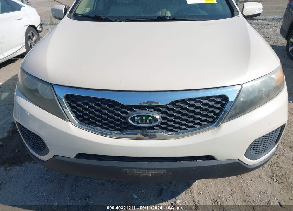 2011 KIA SORENTO LX V6 VIN: 5XYKTDA21BG114853