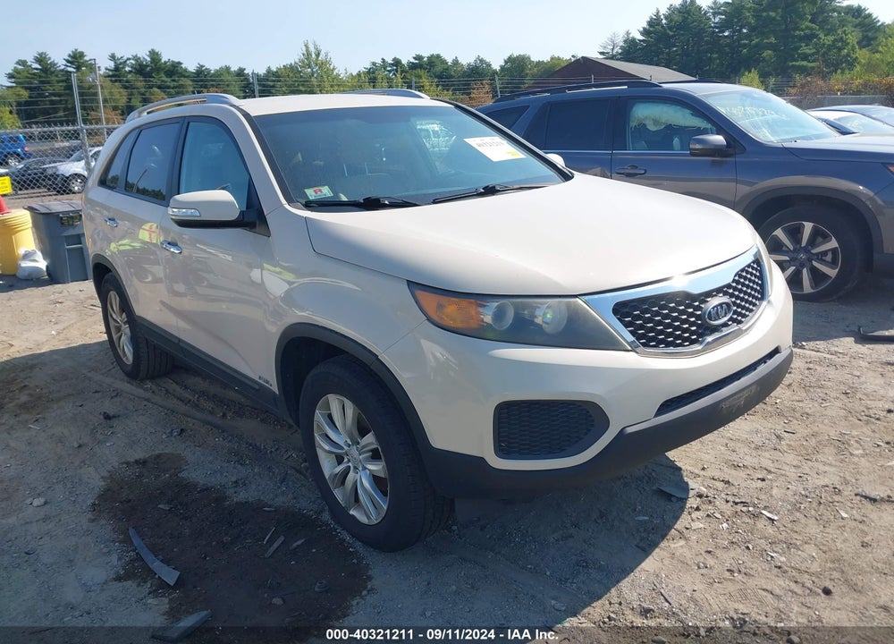 2011 KIA SORENTO LX V6 VIN: 5XYKTDA21BG114853