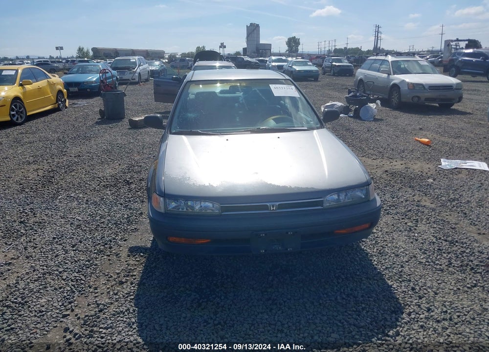 1992 HONDA ACCORD DX VIN: 1HGCB7542NA073563