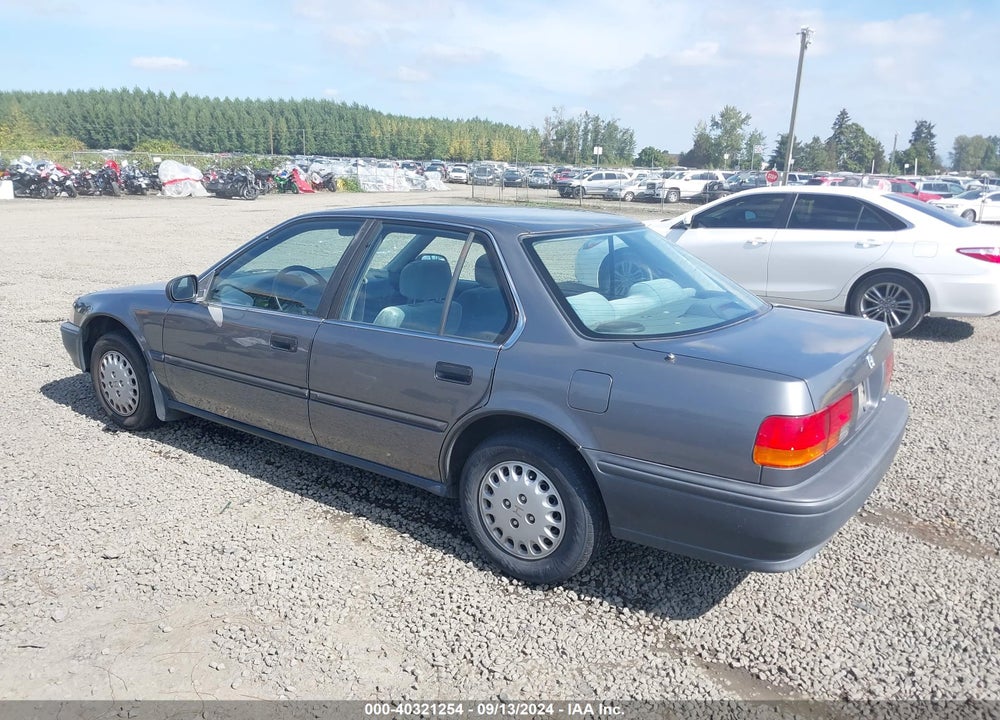 1992 HONDA ACCORD DX VIN: 1HGCB7542NA073563