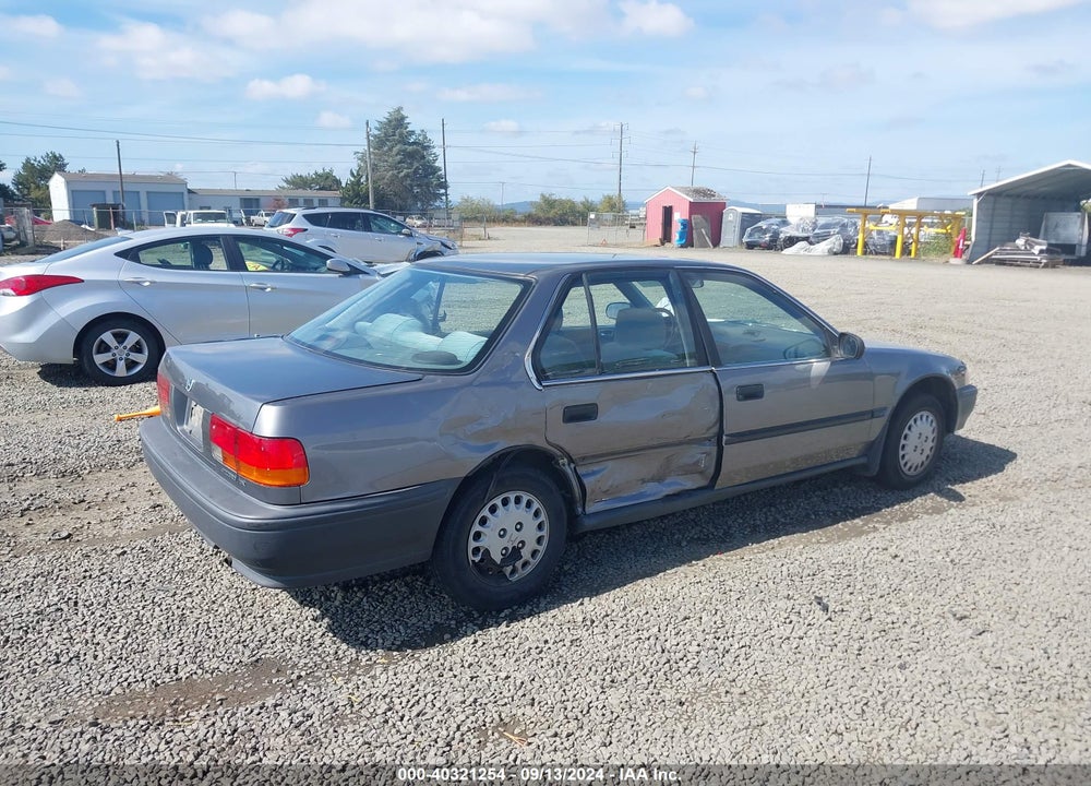 1992 HONDA ACCORD DX VIN: 1HGCB7542NA073563